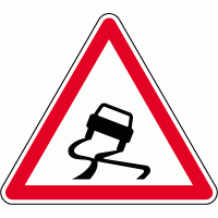 A4 - Chaussée particulièrement glissante