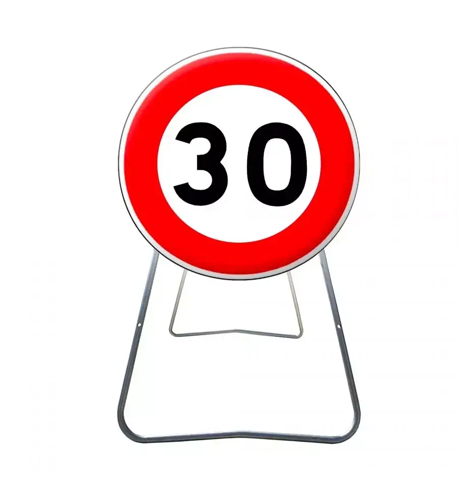 Panneau acier sur trépied, Limitation 30